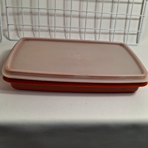 Vintage Collectible Tupperware Deli Bacon Keeper Paprika Red 9.5 x 5.5 x 1.75 In - Picture 2 of 11